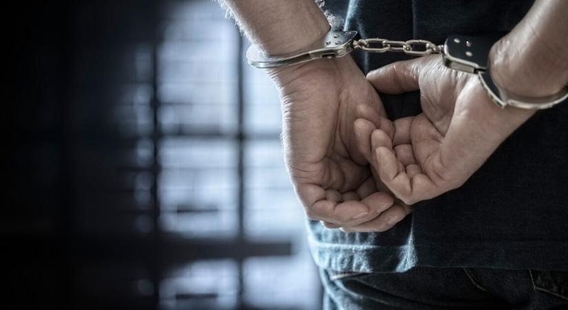 Bosszúból el akarta ütni barátnője bántalmazóját és annak kislányát