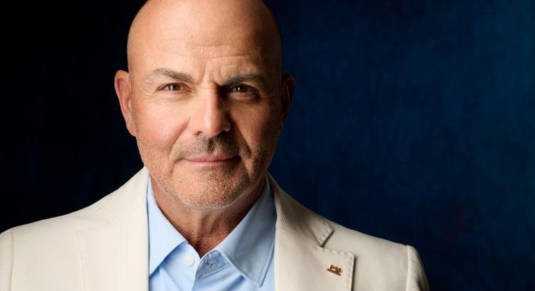 KÖNYV – Határtalan keretek