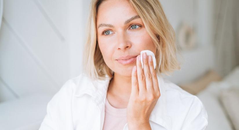 Ez a népszerű bőrápolási szokás akár még öregíthet is, ha nem jól csinálod