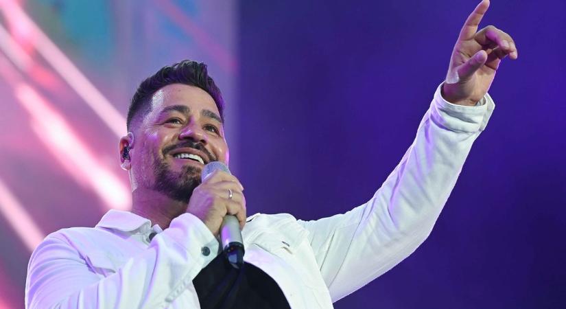 Ketyegő bombáról, majd megbékélésről beszélt a kormánypárti politikusokat f*szfejező Caramel