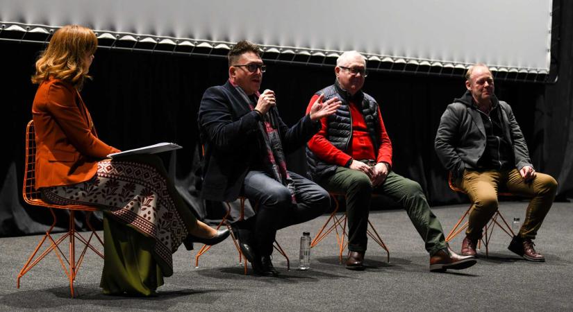 Ember maradj: ha nem vagy az, rajongóvá tehet az Ákos-film