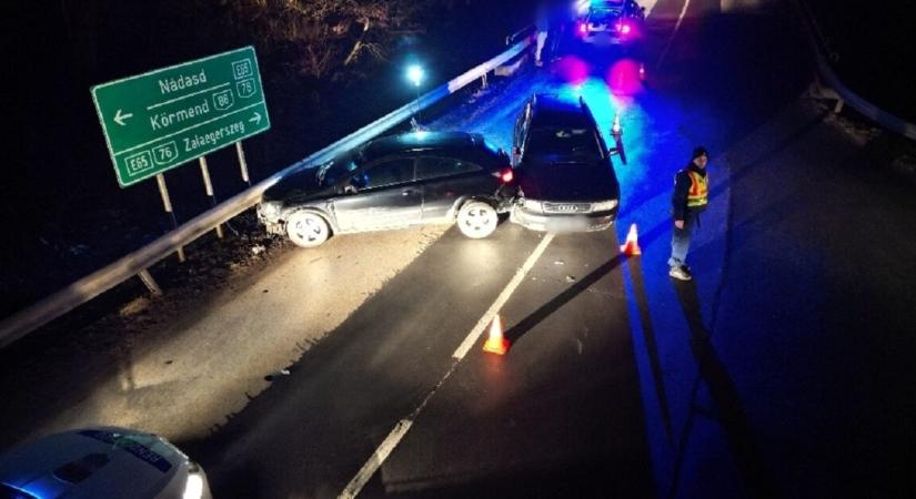 Nagy erőkkel keresi a rendőrség ezt a sofőrt, aki elfutott a helyszínről