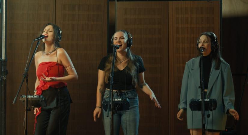 Új színekkel bővíti a palettáját a H-Híd zenekar