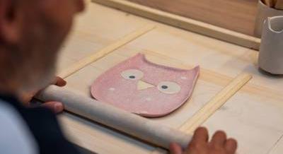 Segítő vásárlás helyett értékteremtés – Mozgássérült alkotók munkái a Reptetőben