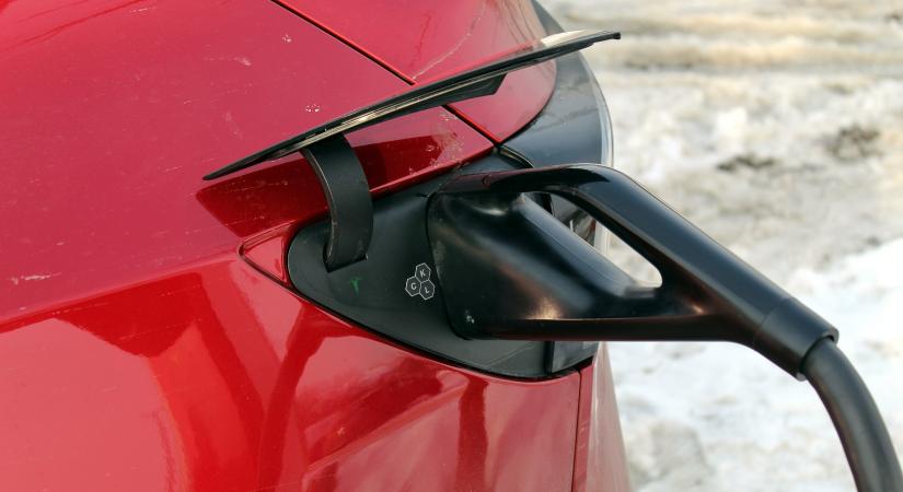 Itt a fordulat: a villanyautók lenyomták a benzineseket