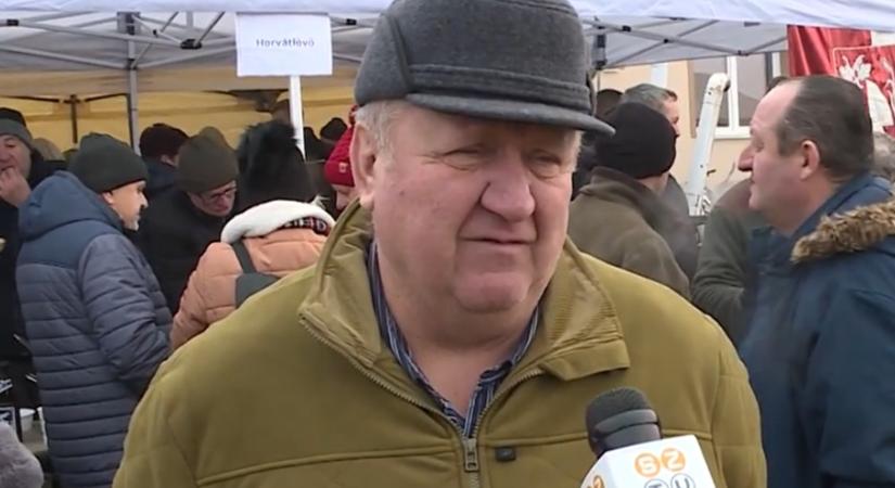 Nem hajlandó megmondani Bugnits Vilmos, Horvátlövő polgármestere, hogy mennyi állami támogatásból rendezték meg a hétvégi böllérnapot