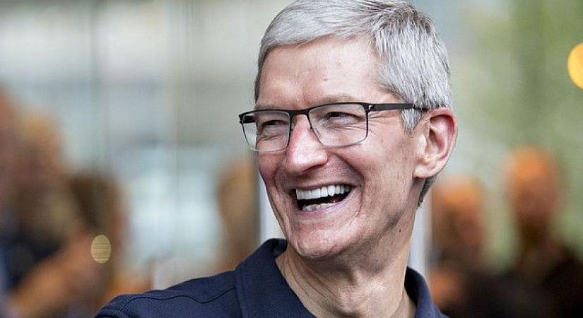 Megnézte a Trump-film privát vetítését az Apple elnöke, aztán sajnálkozott egyet az utcákon megölt embereken