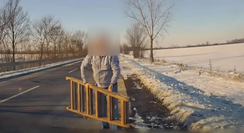 Súlyos hibát követett el egy magyar autós, ebbe bele is halhatott volna valaki