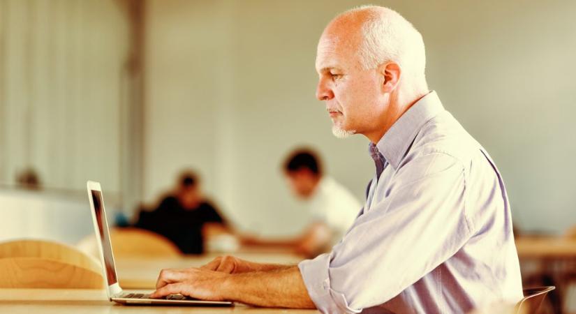 Megemelték a nyugdíj előtti segély összegét januártól