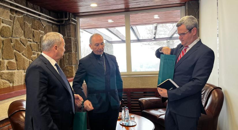 Lógott munkahelyéről Takács Péter, a BM falazni próbált, de nem sikerült