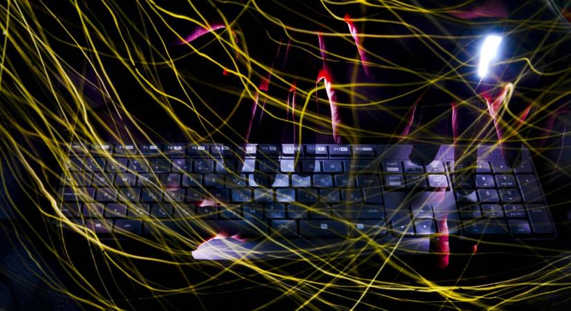 30 millió ember adatait lopták el a hackerek