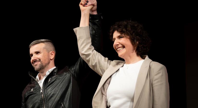 A Gyurcsány-fóbiától a kéksisakos közös álmokig – így talált egymásra a DK és Jakab Péter