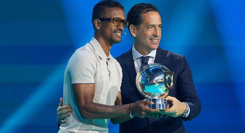 Visszatér a Manchester United visszavonult sztárja