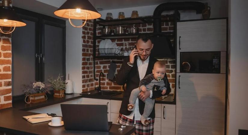 Törésponton a dolgozó szülők: rejtett válság fenyegeti a munkahelyeket 2026-ban