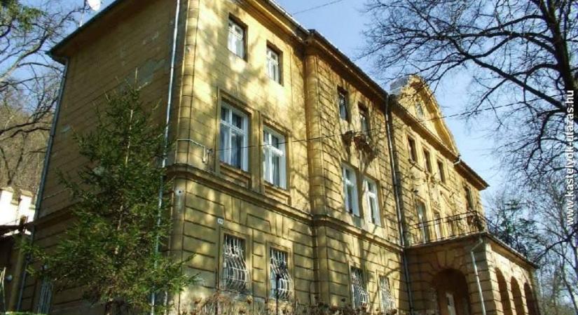 A MÁV szerint nem kastélymutyi, hanem egy használhatatlan üdülő eladása zajlik Dubicsányban