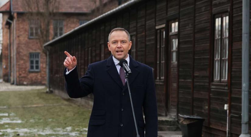 A lengyel elnök ismét belengette a német háború jóvátétel kérdését – 1400 milliárd euróról van szó