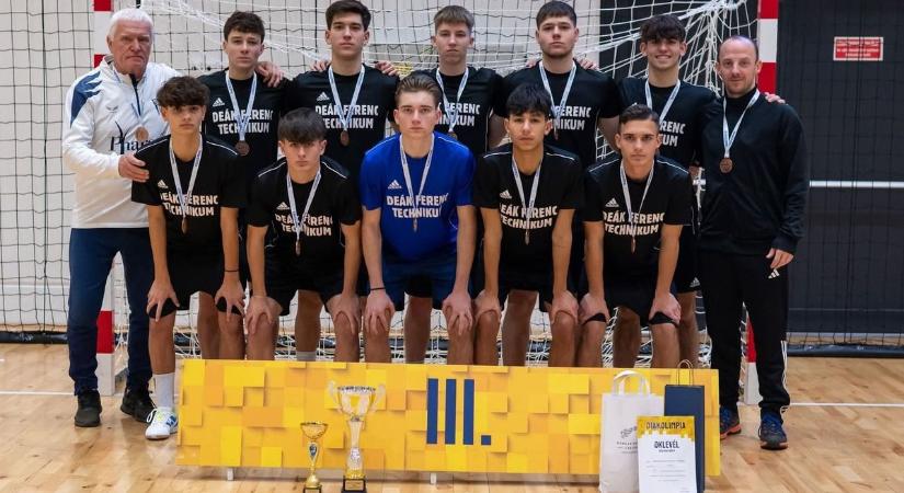 Csak azok a fránya büntetők ne lettek volna - így is örülnek a Deák futsalosai