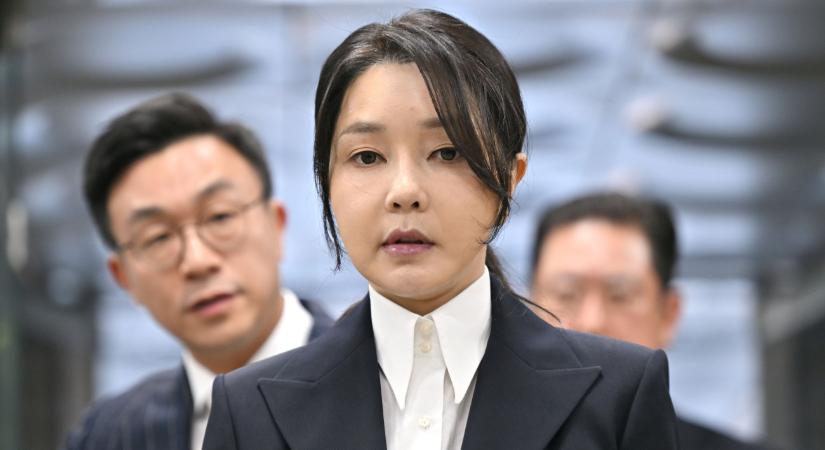 Börtönbüntetést kapott a volt dél-koreai first lady is