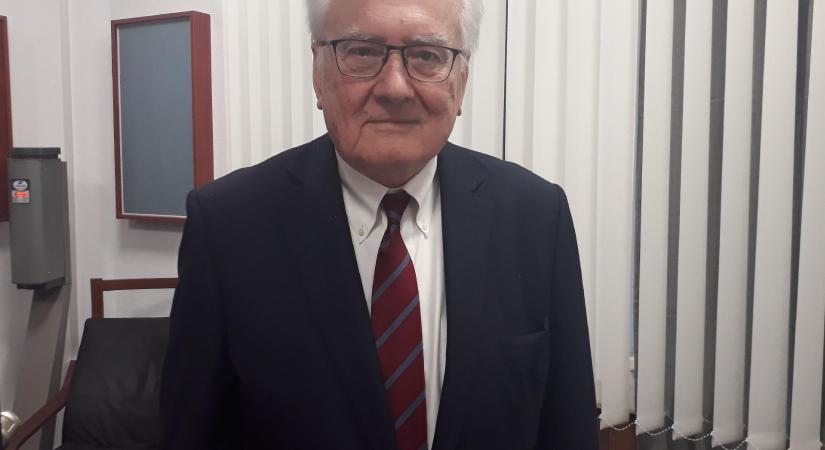 Róna Péter: Ha olyan helyzetbe hozzuk Magyar Péter, mint amibe hoztuk Orbánt, akkor korrumpálódni fog