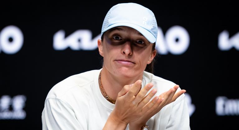 Egyre frusztráltabbak a világ legjobbjai, minden lépésüket figyelik az Australian Openen