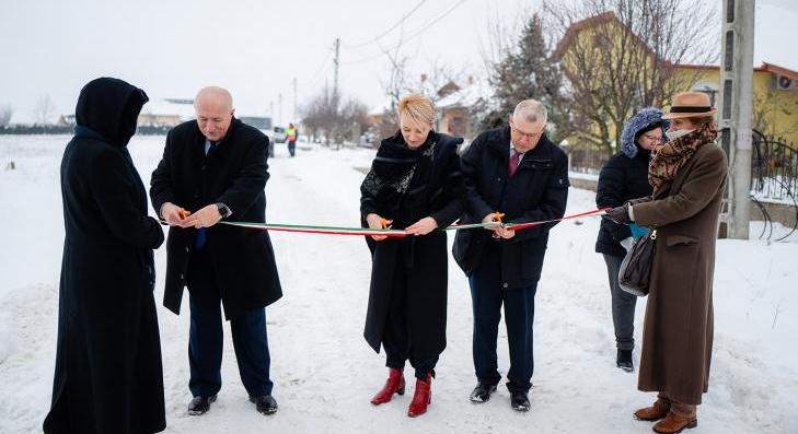 Szilárd útburkolatot kapott a Mátra utca Atkáron 
