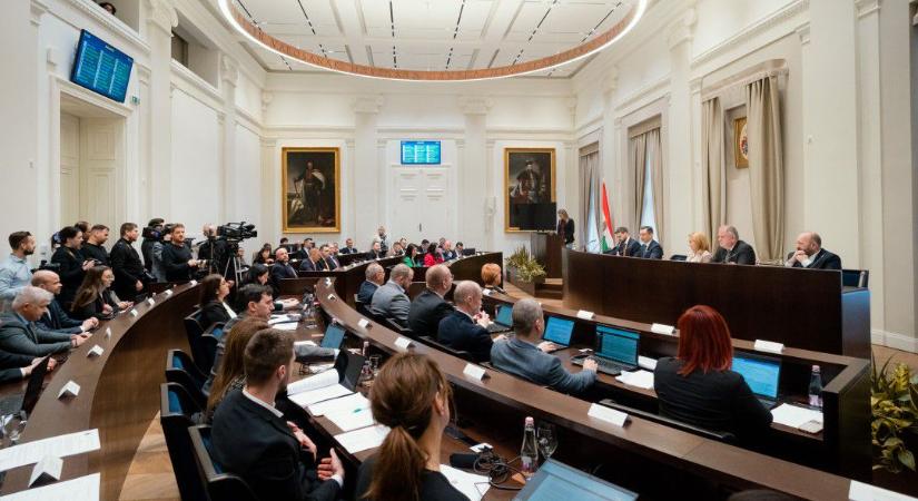 Választási bizottsági tagokról szavaznak Debrecenben