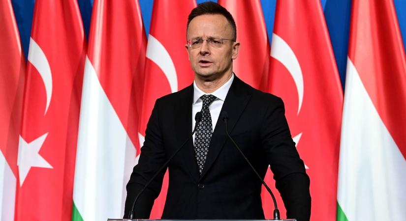 Szijjártó Péter: ahhoz, hogy meg tudjuk menteni a rezsicsökkentést, meg kell nyerni a választást