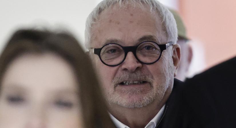 Elítéltek egy volt francia szenátort, aki bedrogozta ez politikustársát, hogy megerőszakolhassa