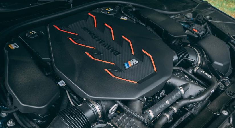 A nagy motorok kora még nem ért véget a BMW-nél