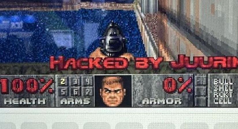 Feltörték az elektromos töltőkutat, Doom-ot telepítettek rá az eredeti firmware helyébe