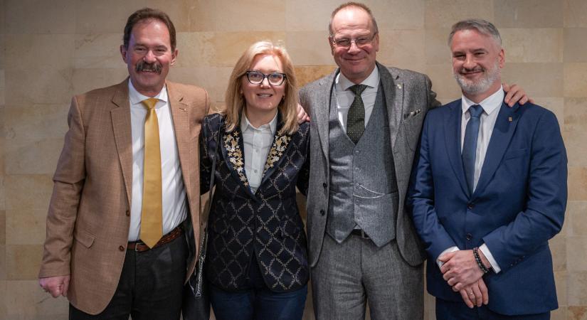 Egy fénykép borzolja a kedélyeket Hegyalján