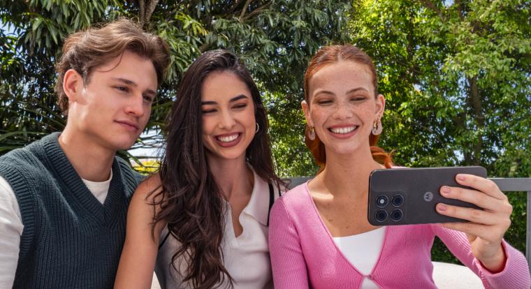 Négy új moto g mobil érkezik, amikre nem hat a RAM-krízis