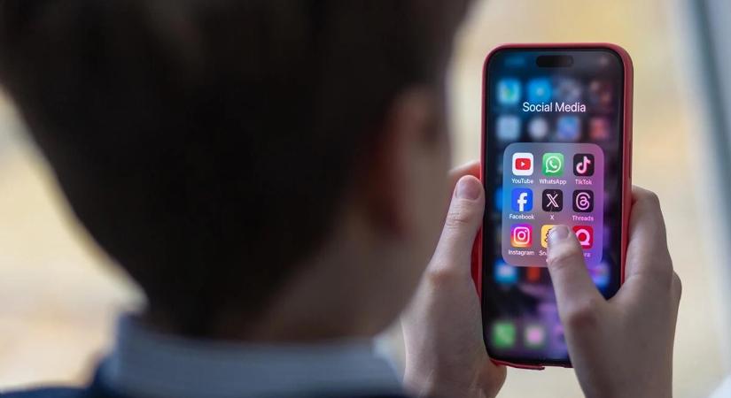 Fordulat Brüsszelben: Jöhet a közösségi média teljes tilalma a gyerekeknek az EU-ban?