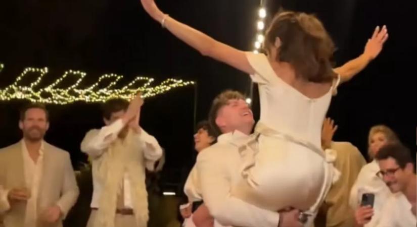 Videót posztolt anyja esküvői táncáról a vőlegény: szétszedik a nőt a kommentelők
