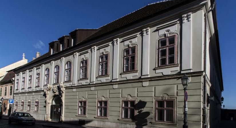 Veszteséget halmoz egy műemlék Tiborcz környezetében, pénzügyi manőver indult érte