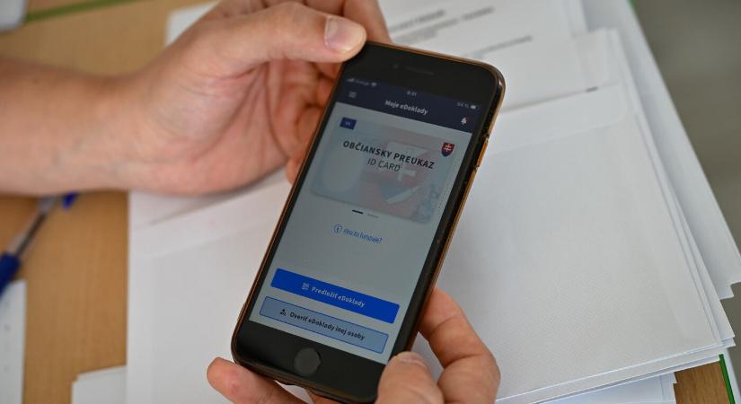 A mobilos személyi nem úti okmány, a Pozsony–Kassa légi járaton sem fogadják el – figyelmeztet a belügy