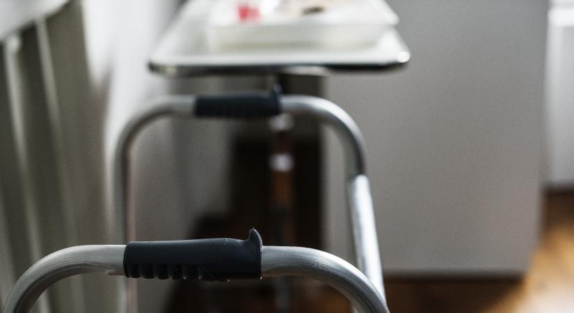 Belehalt a demenciába egy 24 éves beteg