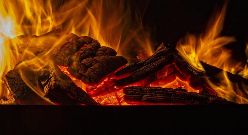 A cserépkályha veszélyes lehet: egy ajtónyitás is robbanást okozhat