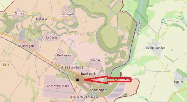 Árokba csúszott egy autó Tiszaújvárosnál