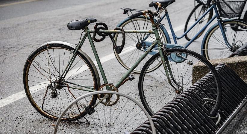 Névtelen hős Szombathelyen: Egy fiatal srác védte meg az anyukát a dühöngő biciklistől