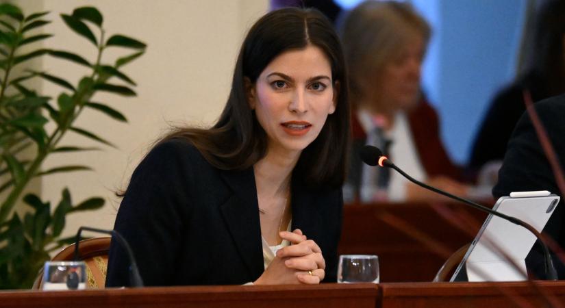 „Hiába próbálják tagadni” - Szentkirályi Alexandra szembesítette a tiszás képviselőket