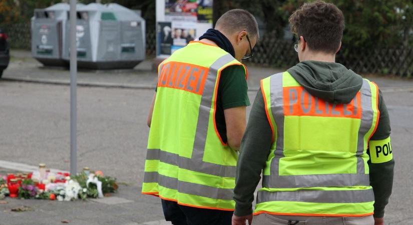 Arcpirító: a német liberális politikus a fehéreket hibáztatja a késeléses támadásokért