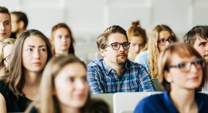 Ez a 10 legnépszerűbb mesterszak 2026-ban a magyar egyetemeken – A keresztféléves felvételi adatait mutatjuk