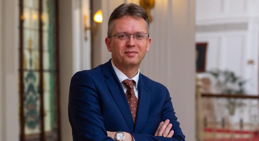 Hankó Balázs szerint akadályozzák a magyar kutatóhálózat megújulását