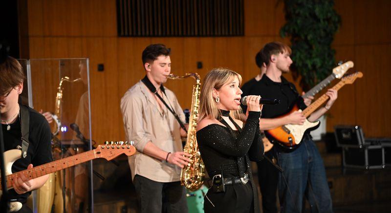 Szintet ugrott a debreceni könnyűzenészképzés