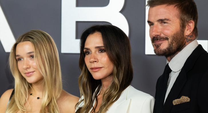 Victoria és David Beckham 14 éves lánya 1,3 milliós táskával villogott a párizsi divathéten