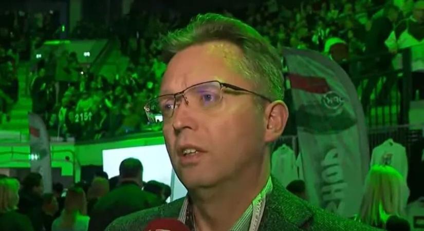 Hankó Balázs: Orbán Anita és Tarr Zoltán kottájában csak az szerepel elhúzni a magyar egyetemisták nótáját!