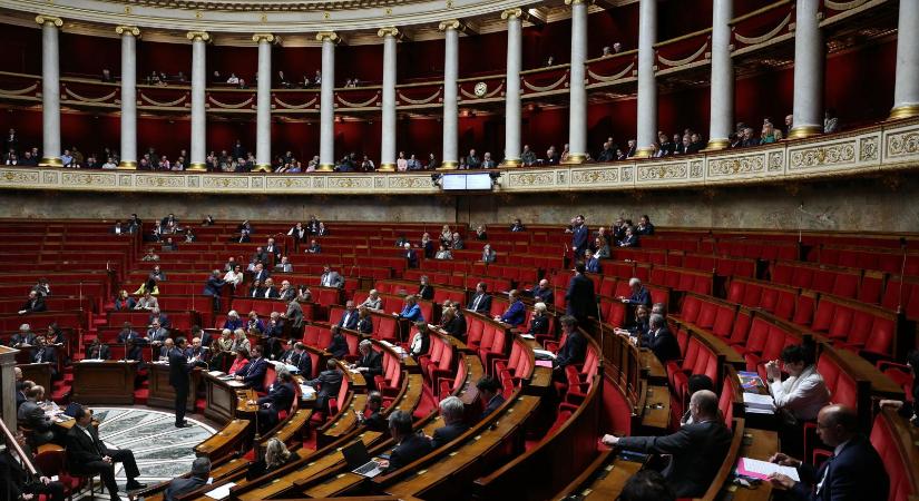 A francia parlament szabályozná és felgyorsítaná a gyarmatosítás alatt rabolt kulturális javak visszaszolgáltatását