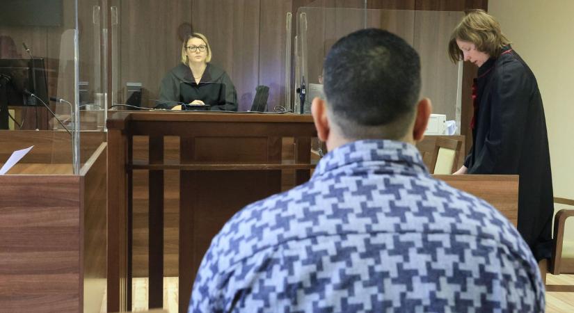 Megvertek egy férfit a szekszárdi pályaudvaron – a támadó szerint a kamaszlányát fotózta az áldozat