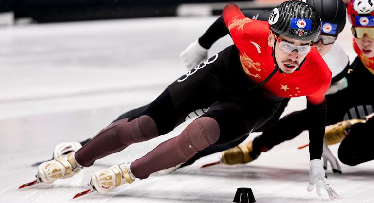 Nem kapott helyet Liu Shaolin Sándor a téli olimpiára utazó kínai rövidpályás gyorskorcsolyázók csapatában